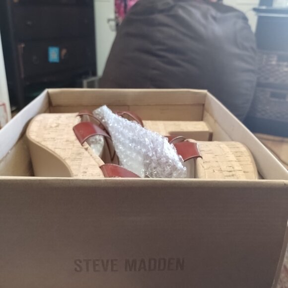 Steve Madden Brava Platform Sandal Red Suede w/Cork Size 11M - Picture 3 of 8